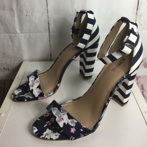 JustFab Women's Sandal "Persefine"